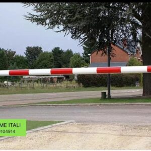 Tension d'alimentation : 230 V CA